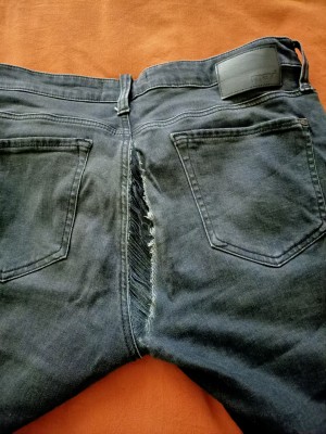 Mavi Jeans 1 Kez Giyilen Pantolon Arka Ağ Dikişinden Komple Tırtıldı