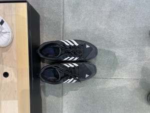 Adidas Ayakkabı Çiftinin Farklı Numara Olması